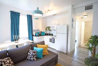 3 Minute Walk to Beach 2 Bedroom Apartment Family Friendly with No Pet Fee - Miami Beach - 4