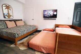Family and Pet-Friendly Miami Beach Suite Beside Oceanside Park & Bark Beach - 1