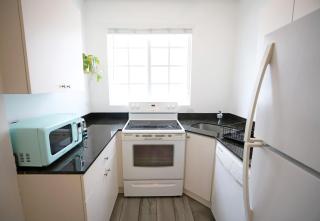 South Beach 2 Bedroom 2 Bathroom Steps to Ocean Drive - 3