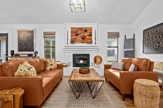 Home & Vine - Hot Tub Fire Pit & Outdoor Oasis - Fredericksburg - 5