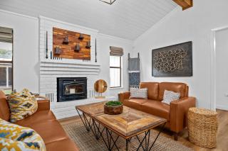 Home & Vine - Hot Tub Fire Pit & Outdoor Oasis - Fredericksburg - 1