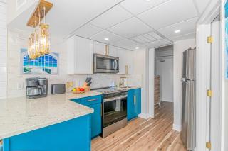 Beautifully Renovated 1 Bedroom Suite! Stunning Oceanfront Views- St Clements 704 - Myrtle Beach - 8