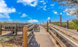 Beautifully Renovated 1 Bedroom Suite! Stunning Oceanfront Views- St Clements 704 - Myrtle Beach - 5