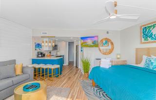 Beautifully Renovated 1 Bedroom Suite! Stunning Oceanfront Views- St Clements 704 - Myrtle Beach - 3