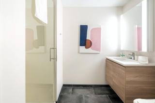 Exclusive 2BR Apt Downtown Seaport - 1