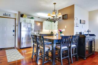 Cozy Camelback, Pocono Retreat with Mountain Views! - Tannersville - 9