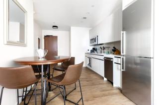 Exclusive 2BR Apt Downtown Seaport - 6