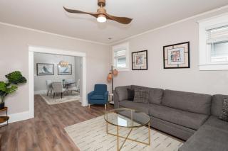 Downtown 3BR Gem - Hot Tub - Covered Parking - Fenced Yard - Wilmington - 2
