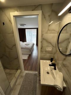 ZARA Premium Only Room - Štúrovo - 6