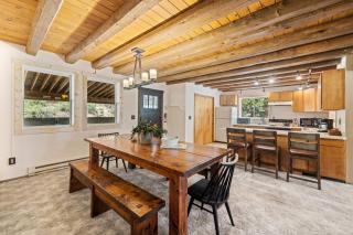 208 Escape - Quiet, private, cabin on 5-acres - Trails - WiFi - Fireplace - Family Getaway - Cascade - 8