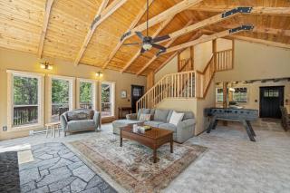 208 Escape - Quiet, private, cabin on 5-acres - Trails - WiFi - Fireplace - Family Getaway - Cascade - 6