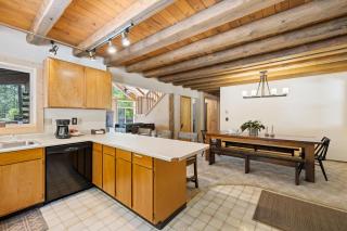208 Escape - Quiet, private, cabin on 5-acres - Trails - WiFi - Fireplace - Family Getaway - Cascade - 4