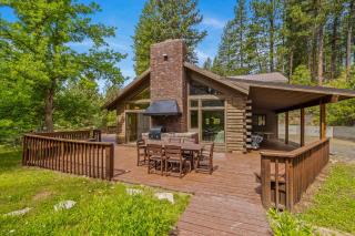 208 Escape - Quiet, private, cabin on 5-acres - Trails - WiFi - Fireplace - Family Getaway - Cascade - 3
