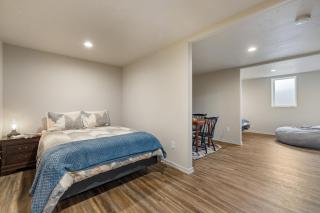 Bogie Bungalow - Walk to lake, bar & restaurant - Near golf course - AC - Fireplace - Pet Ok - Cascade - 9