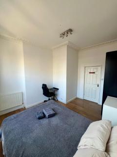 Great One Bedroom Apartment - London - 9