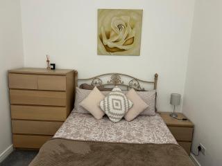 3 Bedroom Flat in Town Centre - Wellingborough - 6