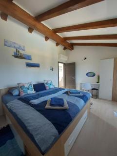 Nice holiday houses with Mediterranean garden - Divšići - 1
