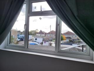Aspire 1 bedroom, 3 Single Beds - Bristol - 3