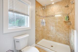Spacious Home with Dock on Lake Leelanau! - Suttons Bay - 2