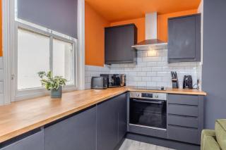 Chic 2 Bedroom Apartment Sleeps 7 plus Free Parking in Church Road - Brighton & Hove - 6