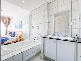 Beach dream - Luxury 3 bedroom apartment - Durban - 3