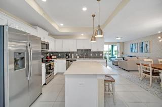 4741Clock Unit208 townhouse - 7