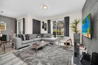 Mickey's Hidden Gem Luxury Pool Home! townhouse - Davenport - 8