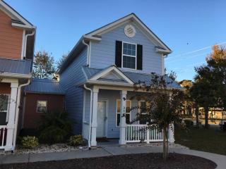 Spacious 3-BR Cottage, 2 Blocks To Beach - Myrtle Beach - 0