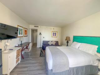Homey Aqua Palms Studio condo - Honolulu - 4