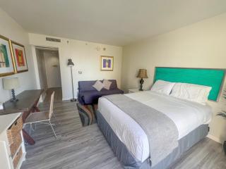 Homey Aqua Palms Studio condo - Honolulu - 3