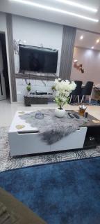 شقه فندقيه مفروشه اول سكن في كمباوند وان قطاميه المعادي دائري المعادي الترا ديلوكس - Cairo - 2