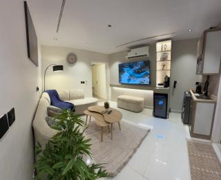 الأجنحة الراقية جناح غرفة نوم وصالة بجانب البوليڤارد Elegant Suites Suite Bedroom & living room near Boulevard - Riade - 0