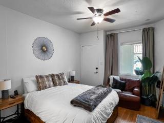 Cozy 2 bedroom + 2 Bathroom - 2