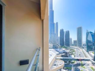 Dubai Mall Downtown Luxury stay with Balcony & View - 4