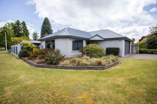 Matai Street Manor - Te Anau - 1
