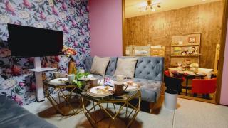 0s-19mins walk to tsutenkaku Dotonbori nanba - 9