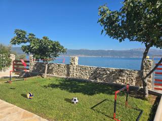 Beachfront Villa Ciovka - Slatine - 4