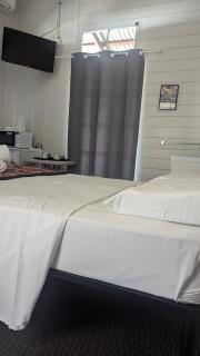 GRAND CENTRAL HOTEL PROSERPINE - 9