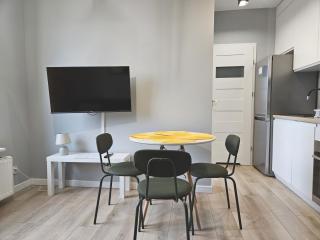 Urban Jungle - Grey Apartment - 8