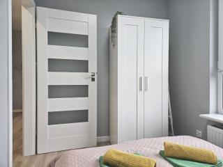 Urban Jungle - Grey Apartment - 2