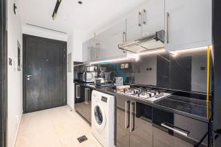 Holiday Special Great Rates for a Cozy Getaway by Deluxe Holiday Homes - Dubai - 1