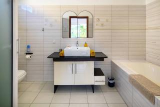 Villa COIN DE MIRE, 4 chambres avec piscine privée à Bain Boeuf - 6