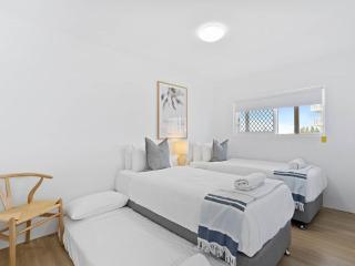 Beachfront escape Broadbeach, 2 bd, Pool , sleeps 7 - Gold Coast - 8