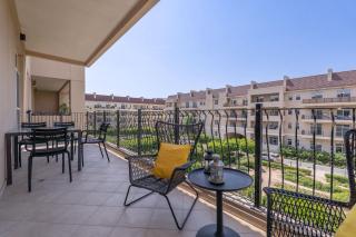 Gorgeous 2-Bedroom Apartment in Norton Court, Motor City - Dubai - 7