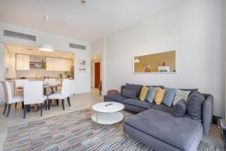 Gorgeous 2-Bedroom Apartment in Norton Court, Motor City - Dubai - 1