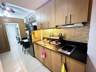 Kathys Crib with balcony Pool view - Manila - 4