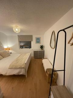 Largs 2 bedroom Apartment - 5