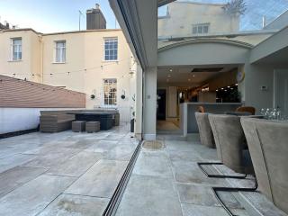 Beautiful 5-Bed Regency Home in Montpellier - - 6
