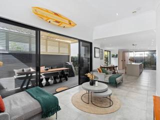 Beach Side Bliss Mermaid beach, 3bd - Heated Pool - Gold Coast - 5