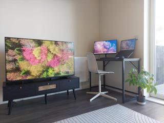 Modern Flat Close to Heathrow Airport & Central London - 6